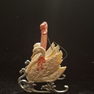 Hallmark 1988 Sweetheart Ornament Swans 3"